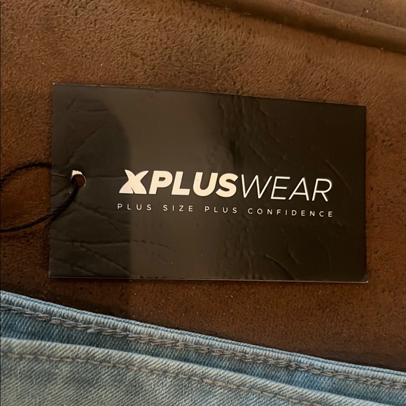 XPlus Wear Silver Fringe Denim Shorts Size XL New With Tag - Picture 5 of 7